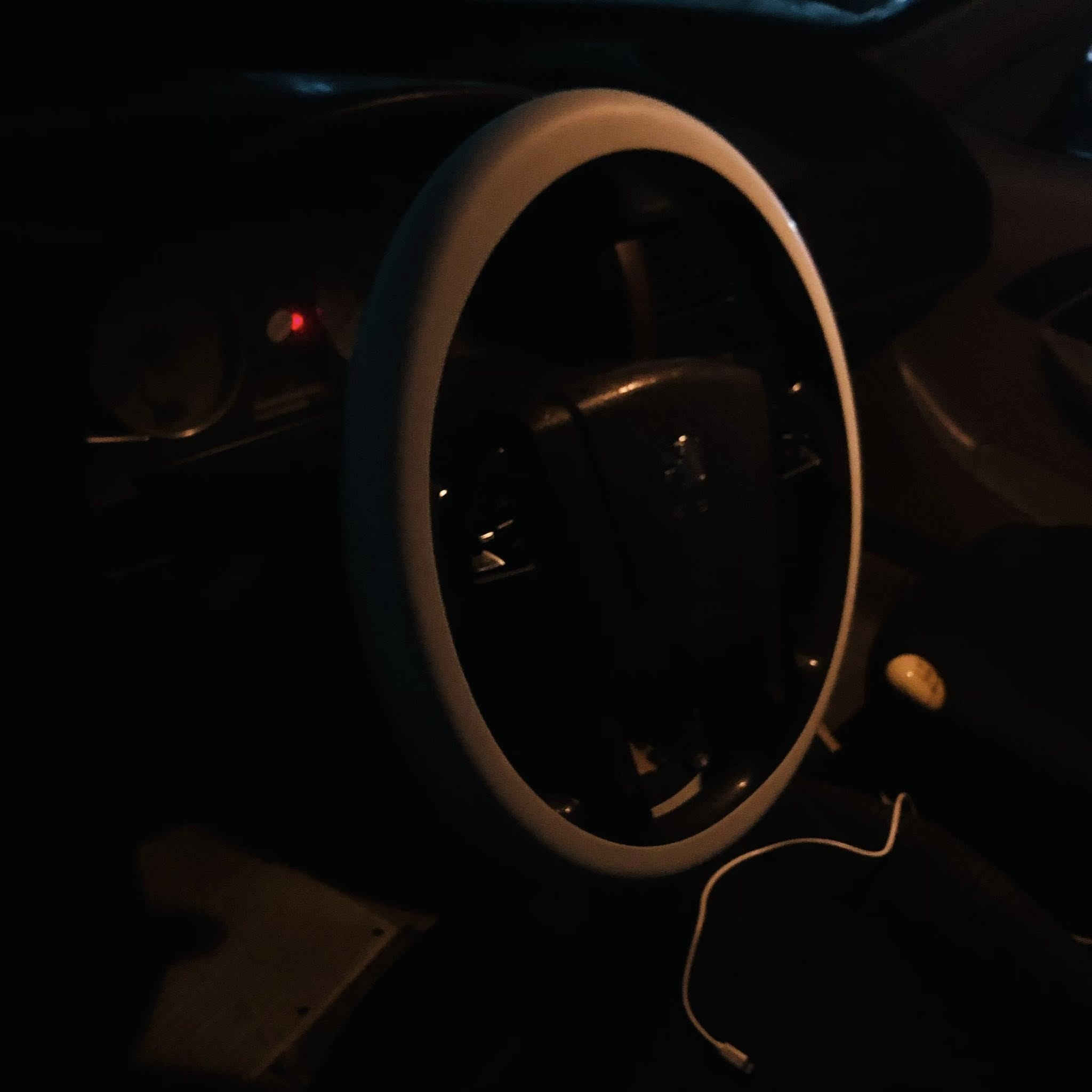 السلام عليكم ورحمة وبركاته بيجو بارص لبيع موديل 2018السياره كفاله بيه بس جم تكحيله سونار السياره مكينه وكير خير من الله مكاني ميسان-العماره السياره موجوده حالين السعر علا الرقم *********** وبي واتساب وبيك خير وتدلل
