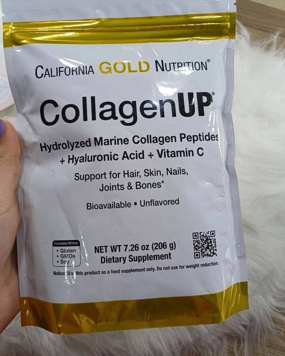 ✨ كولاجين أب  California Gold Nutrition CollagenUP، توفر  مكمل الغذائي الشهير على شكل مسحوق غير منكه يحتوي على ببتيدات الكولاجين البحري المتحلل مائيًا، مدعمًا بحمض الهيالورونيك وفيتامين جـ (C).
المكونات الرئيسية :-
ببتيدات الكولاجين البحري المتحلل:  كولاجين مستخلص من الأسماك ومكسر جزئيًا لسهولة الامتصاص، ويعمل على دعم مرونة الجلد وبنية العظام والمفاصل.
✔️ حمض الهيالورونيك: يساعد على حبس الرطوبة داخل الأنسجة، مما يعزز ترطيب البشرة وليونة المفاصل.

✔️ فيتامين جـ : عامل أساسي ومحفز لإنتاج الكولاجين الطبيعي في الجسم، فضلاً عن كونه مضاداً للأكسدة.

يُستخدم هذا المكمل بشكل عام لأغراض التجميل والعناية بالجسم، وتشمل فوائده

✔️ تعزيز نضارة البشرة زيادة ترطيب الجلد وتقليل مظهر الخطوط الدقيقة والتجاعيد مع الاستمرار.
✔️ دعم المفاصل والعظام للمساعدة في مرونة الأنسجة الضامة وتقليل خشونة المفاصل.
✔️ تقوية الشعر والأظافر مد الجسم بالأحماض الأمينية اللازمة لنمو أظافر وشعر أكثر قوة وصحة.
#الاصلي المنشأ امريكي 🇺🇸💯 
#تسليم_فوري من iHerb امريكا  🇺🇸 ✅
✨ كولاجين أب  California Gold Nutrition CollagenUP، توفر  مكمل الغذائي الشهير على شكل مسحوق غير منكه يحتوي على ببتيدات الكولاجين البحري المتحلل مائيًا، مدعمًا بحمض الهيالورونيك وفيتامين جـ (C).


**إذا كنت صاحب هذا الإعلان وتريد حذفه لأي سبب، رجاءا أرسل رسالة إلى الدعم الفني**