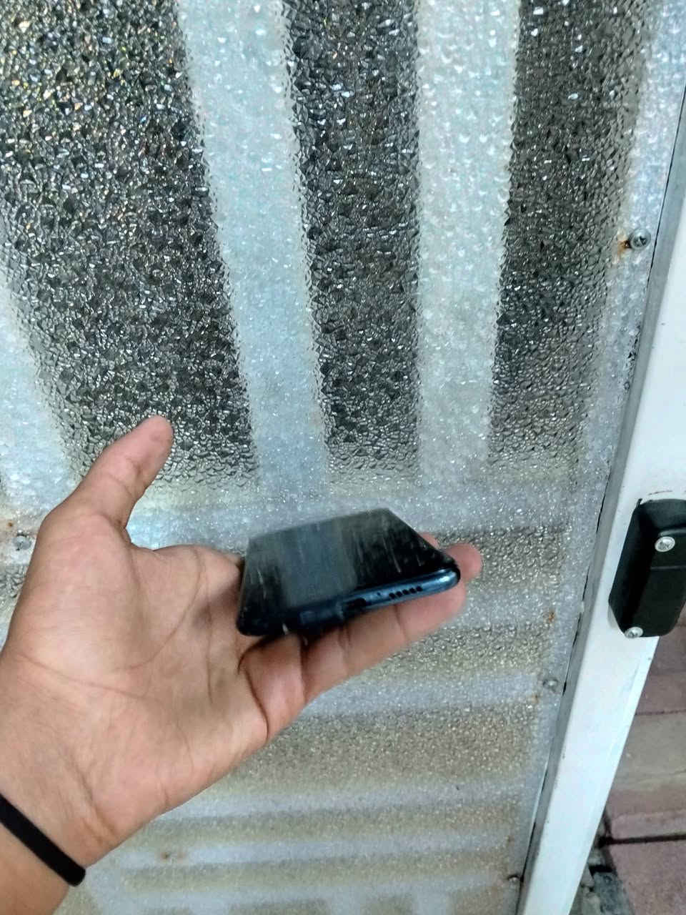 بوكو اكس 3برو الذكره 256 جهاز مستعمل مع كارتونه وبي سعر185 وبي  مجال قليل مكاني بغداد الحبيبيه تواصل فقط واتساب ***********
