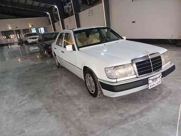 للبيع مارسدس موديل 1986رقم سليمانيه  بشرط تحويل وغرامات  مكينه وكير بطه 3000  كهربائيات شغاله صدر امامي خلفي نضيف سعر45 مكان كلار رقم موبايل ***********
