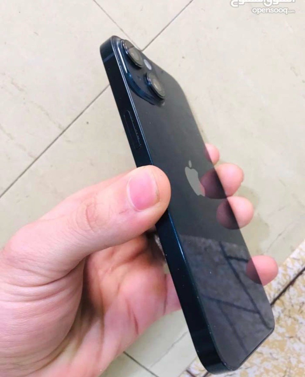 ايفون ١٤ العادي شريحتين الجهاز مكفول بعده ب ضمان فقط الجهاز بدون ملحقات سعره ٥٠٠ للبيع او مرارس ذاكره ١٢٨ بطاريه ٩٨ مكاني الكرمه