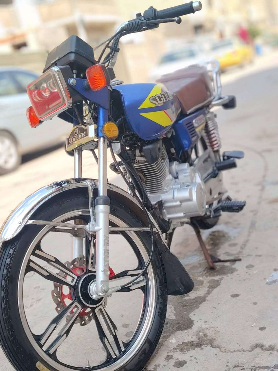 سونك سيفان خمسه كير موديل ٢٠٢٤  أوراق ماكو بس مكاتبة معرض واني ما اكاتب ابس انطيك جنسية الي بسمة المكاتبة  السعر ٦٠٠ بيها مجال قليل مكان بغداد الامين الثانية قريب علة قناة يم بانزيخانة الجبهة رقم ***********
