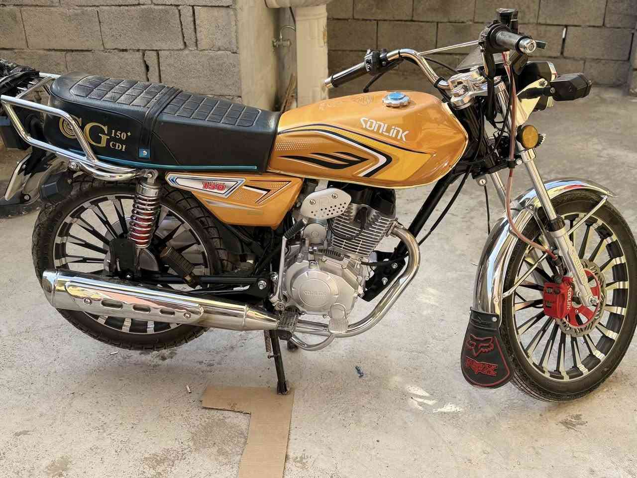 ‏سلام عليكم دراجة للبيع سيفون موديل 25 محرك 150cc السعر 800 بيها مجال قليل***********
