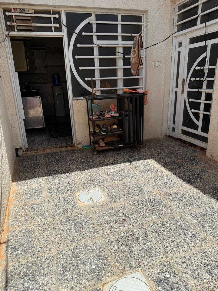 بيت للبيع ١٤٠ متر  زراعي بي معاملة مال تطويب 
نضيف كلش بناء طابوك اساس تجعيب والسقف عكادة
  شارع منتزه جناة الكوفة قبل المنتزه 
للاستفسار ***********
