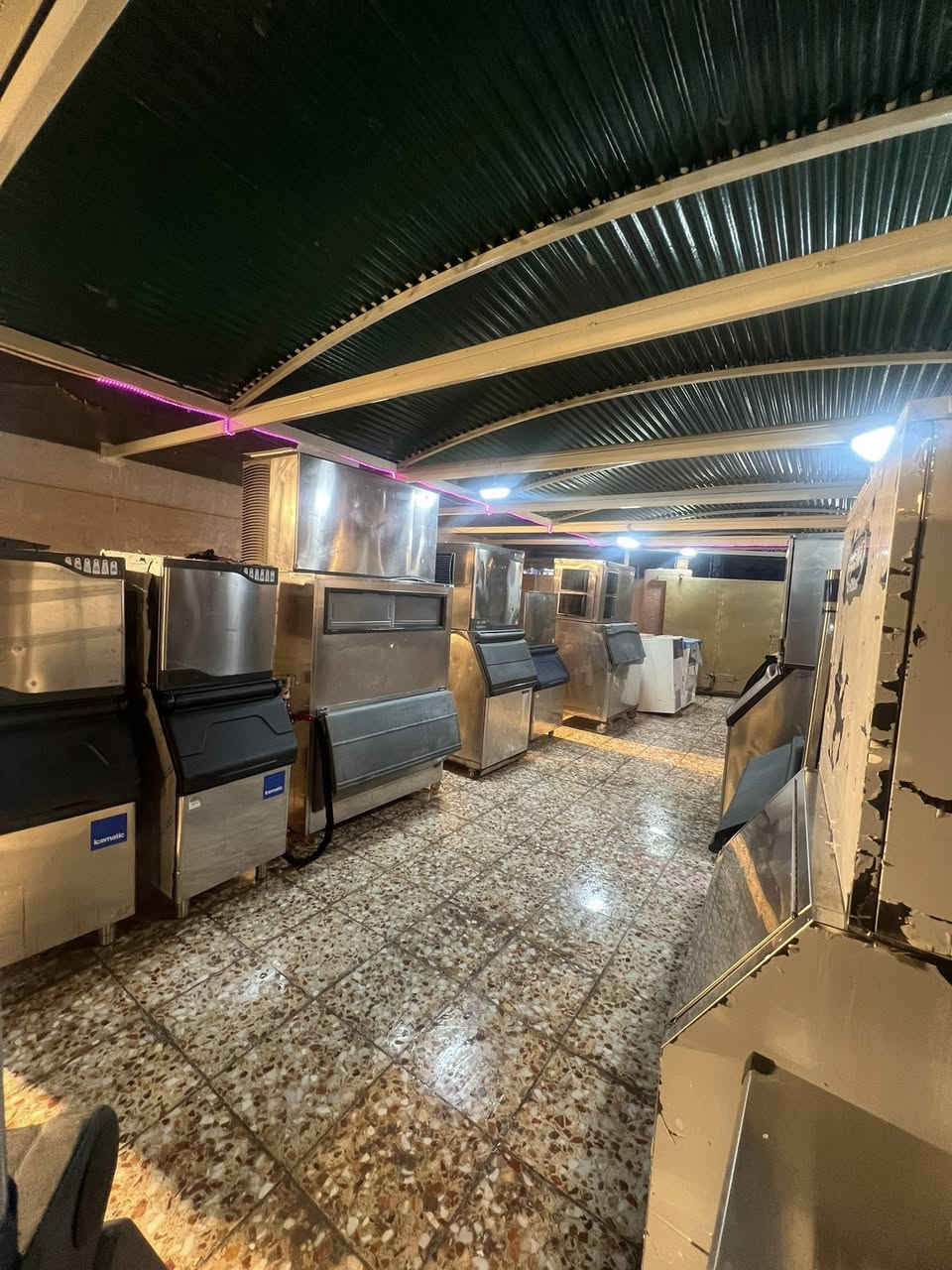 ياالله
وصول مكاين ثلج بلوري صناعة  ايطالي +امريكي +كوري

500كيلو  امريكي ❄️⛄️

400كيلو امريكي ❄️☃️

320كيلو ايطالي ❄️☔️

230كيلو  ايطالي⛈️⛄️

50كيلو  كوري💦⛄️❄️

100كيلو كوري 💧☃️

 مكاين كلش نظيفات وبشرط الفحص ⛄️💦

مكاني بغداد 

الاستفسار ***********
