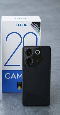 تكنو كامون 20 برو 5G نضيف جدا غراضه الباكيت وياه ذاكرة 256 السعر: 185🔒...