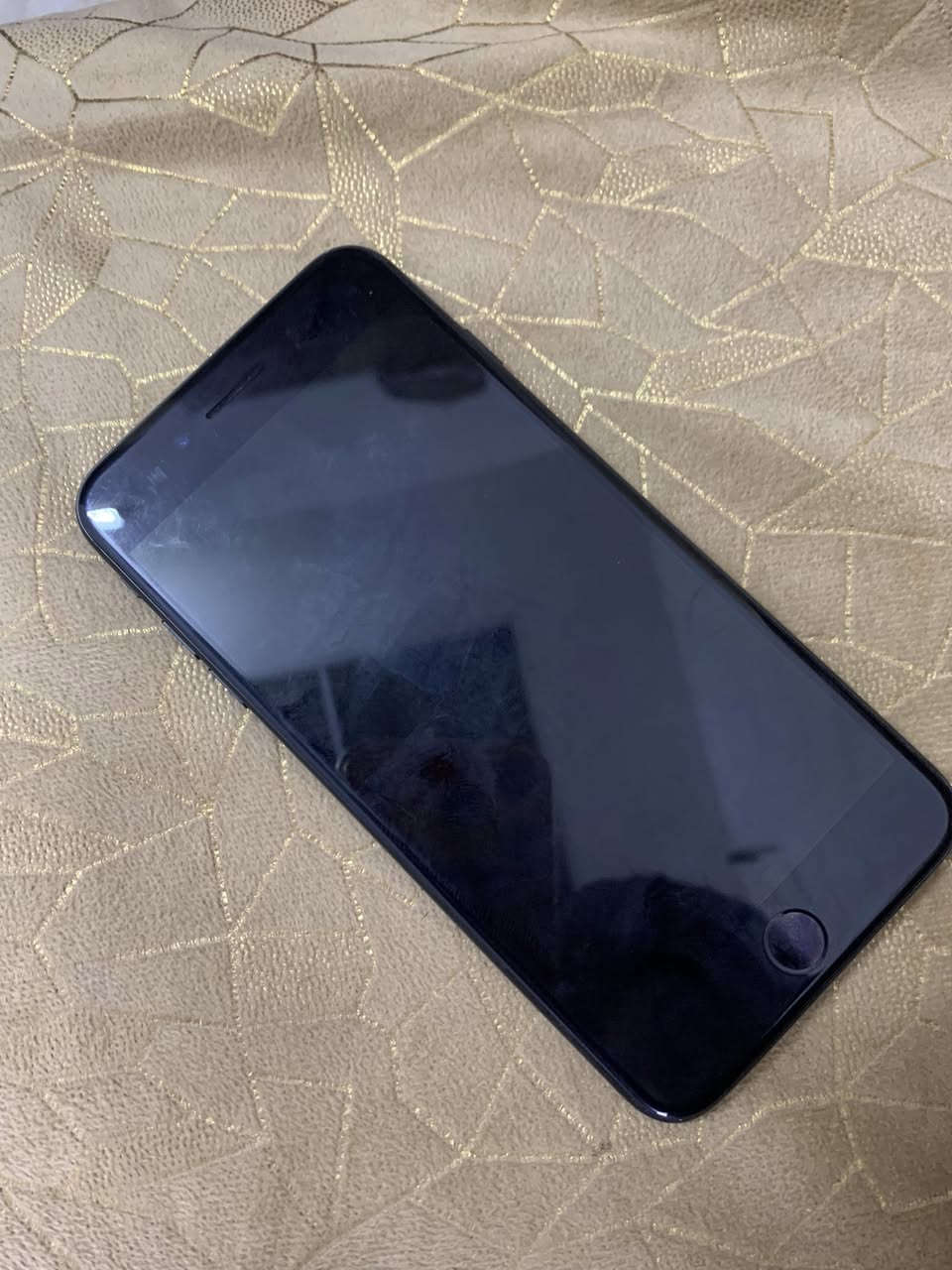 ايفون ٧بلص ذاكره ١٢٨ وفقط بطاريه مبدل شرط اصلي تفاصيل اكثر هذا رقم *********** سعره ٩٥وبي مجال
