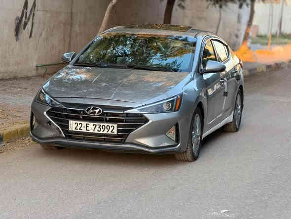 السلام عليكم النترا ٢٠٢٠ سعر ٩٨ ورقة  قفل قفل قفل سياره بيها ضربة جهه سايق مصبوغه عام اكفل الكص والدواخل يعني لالغد ولاشاصي بيها سياره جاهزه وكل نقص مابيها مكينتها ١٨٠٠ دوش جاهزه السياره فول لمتدد تحويل مباشر السياره احلى من صور بعد مكان السياره بغداد العامرية شارع المنضمة *********** بغداد
