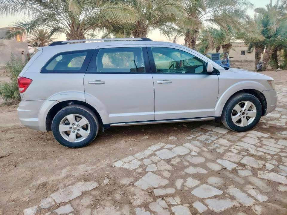 دوج جورني 2014 7راكب تبريد 3قطع شاشه كبيره فول بصمه مكينه 2400 نضيفه كير نضيف حداديه تخم تاير ضربته خفيفه دعاميه اماميه وبنيد رقم مثنى العنوان 
السماوه استفسار *********** السماوا, المثنى
