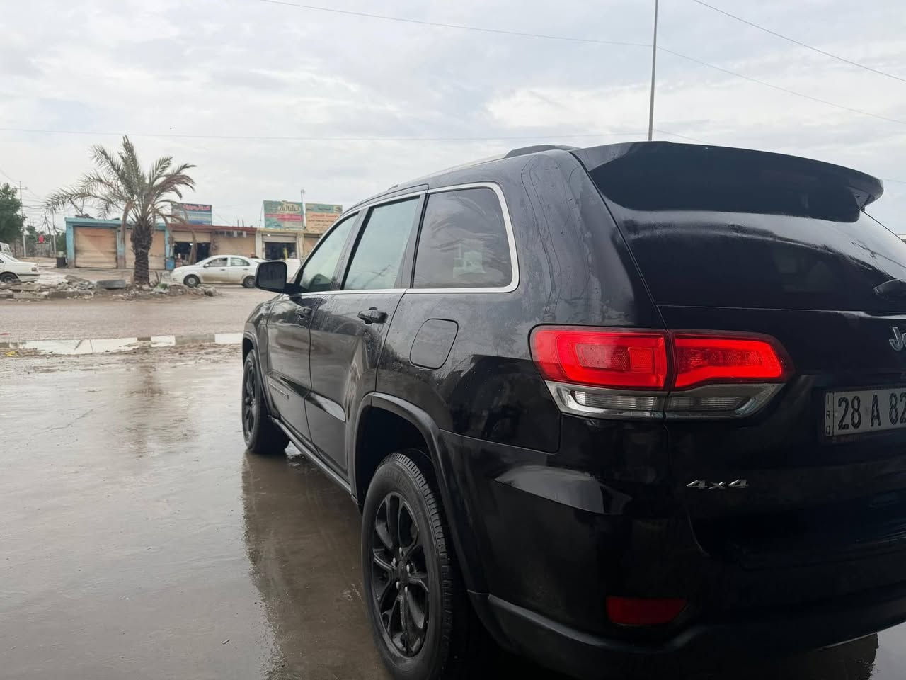 جيب شيروكي 17 
السعر 190 وبيه مجال 
او مراوس باقل


**إذا كنت صاحب هذا الإعلان وتريد حذفه لأي سبب، رجاءا أرسل رسالة إلى الدعم الفني**