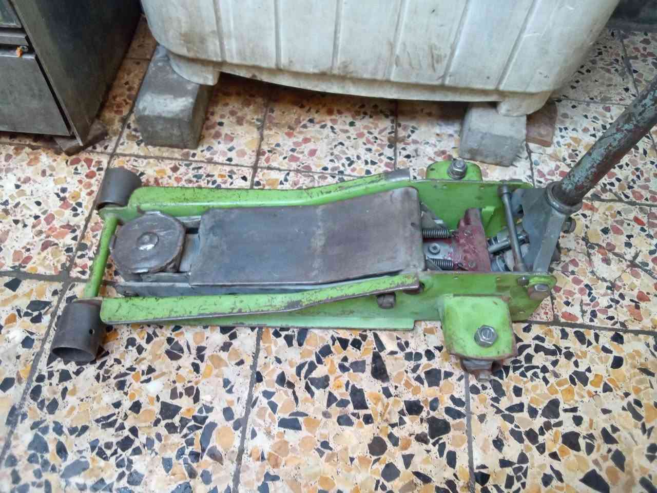 ⭕ يوجد توصيل لكافه المحافظات
جك عربانه تمساح دبل بستم شغال وعل الفحص باب اول السعر 95 الف المكان بغداد
***********
