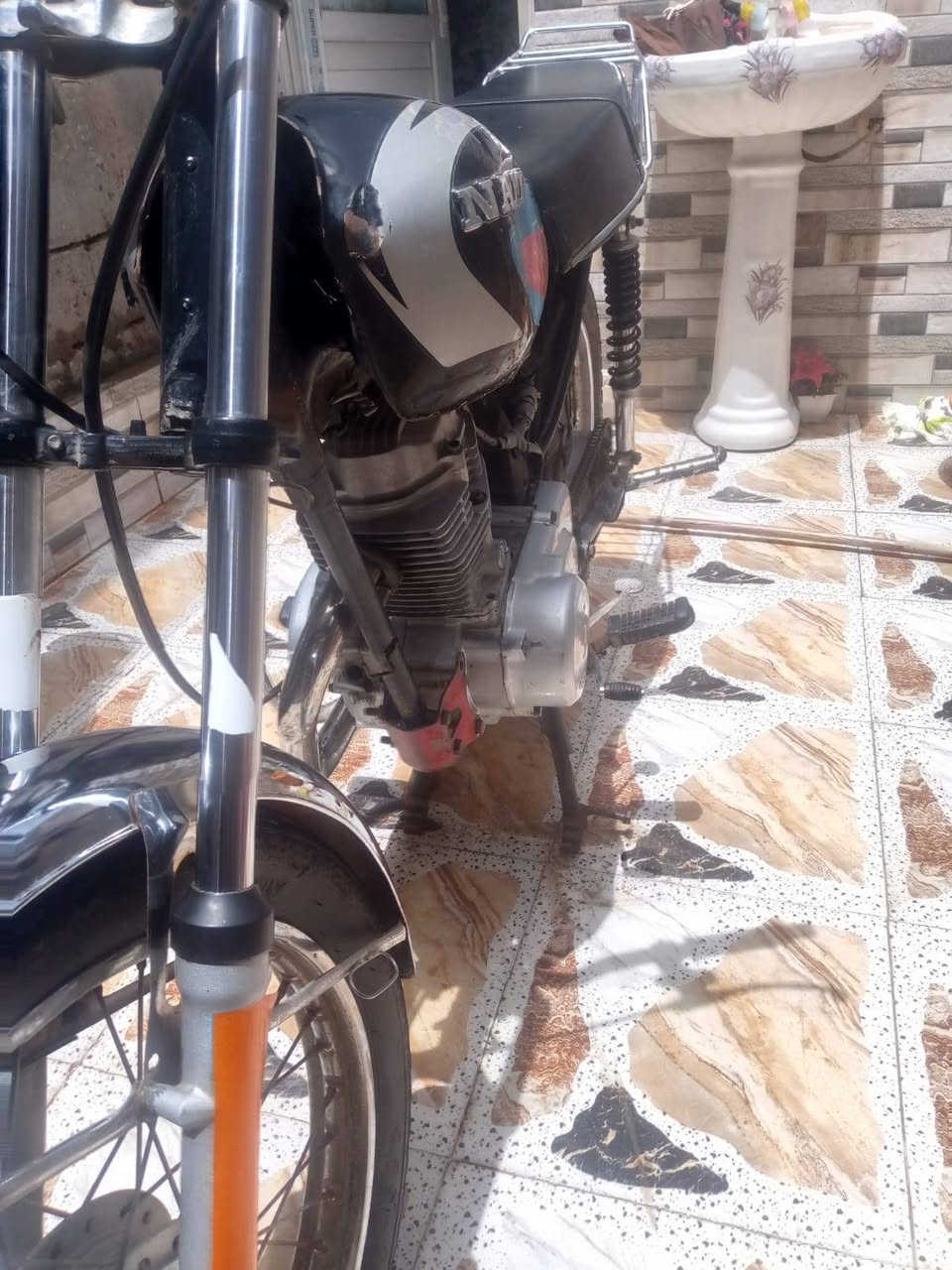 دراجه للبيع كلك أكفلها عشاير اليعر350 وبيها مجال بصيط  المكان ناصريه الزديناويه متواجد ‭0788 963 7184‬ بي واتساب
