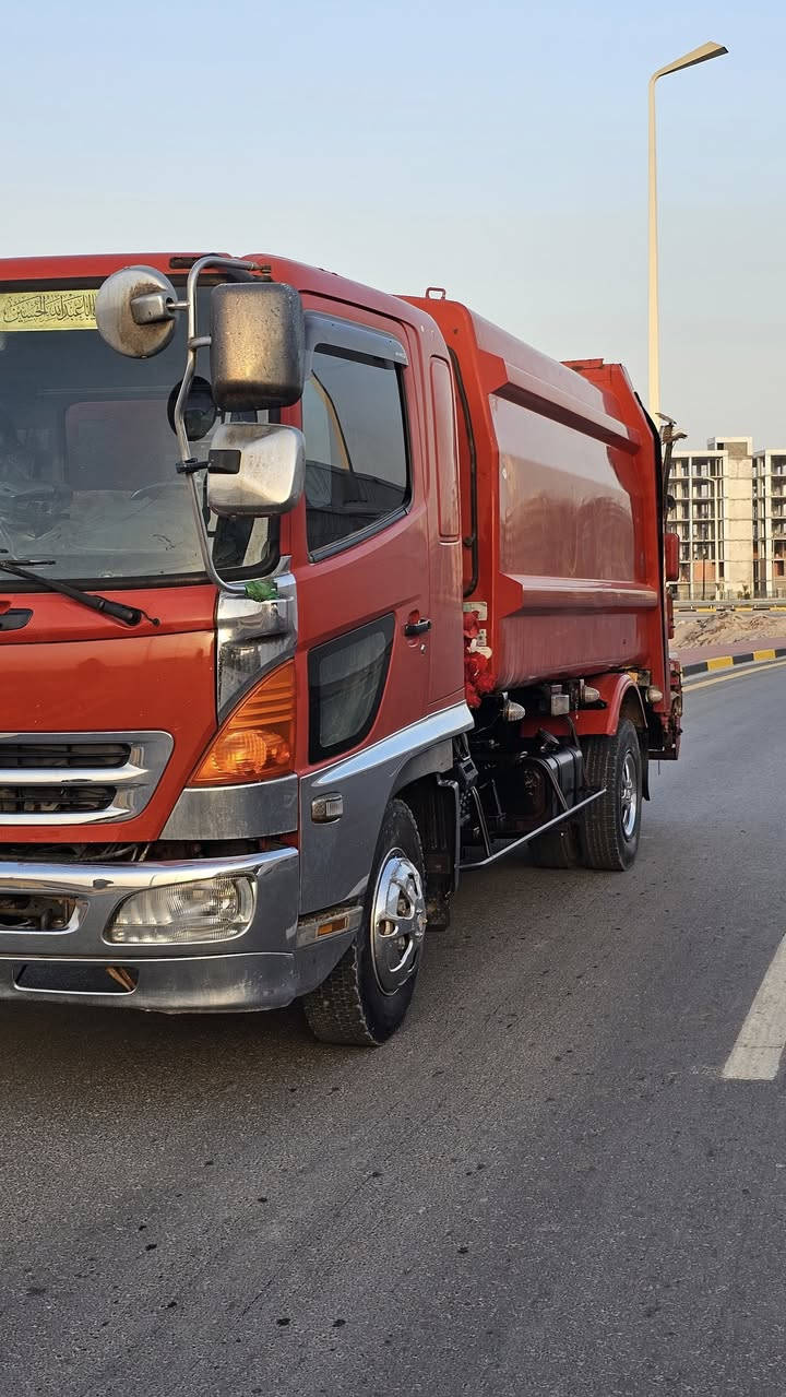 السلام عليكم هينو شيطان كابسه نفايات تخصصيه رقم بصره شرط التحويل مامشتغله فقط تحميل كراتين محرك 80 فول عادي 6سلندر 10مكعب مكفوله كفاله عامه اخت الزيروو مكاني البصره اخمس اميل  ***********
