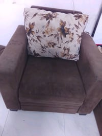 سياره طفل جديده استعمال قليل 40 الف كرسي اطفال جديد مابي اي كسر وقوي 4...