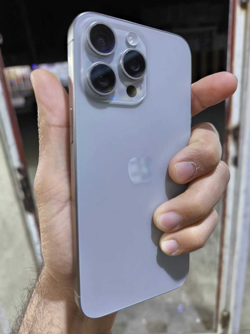 ايفون15برو ماكس
ماستر شرق اوسط 
مكفول كفاله عامه 
بطاريه 88
السعر1100وبي مجال
***********
