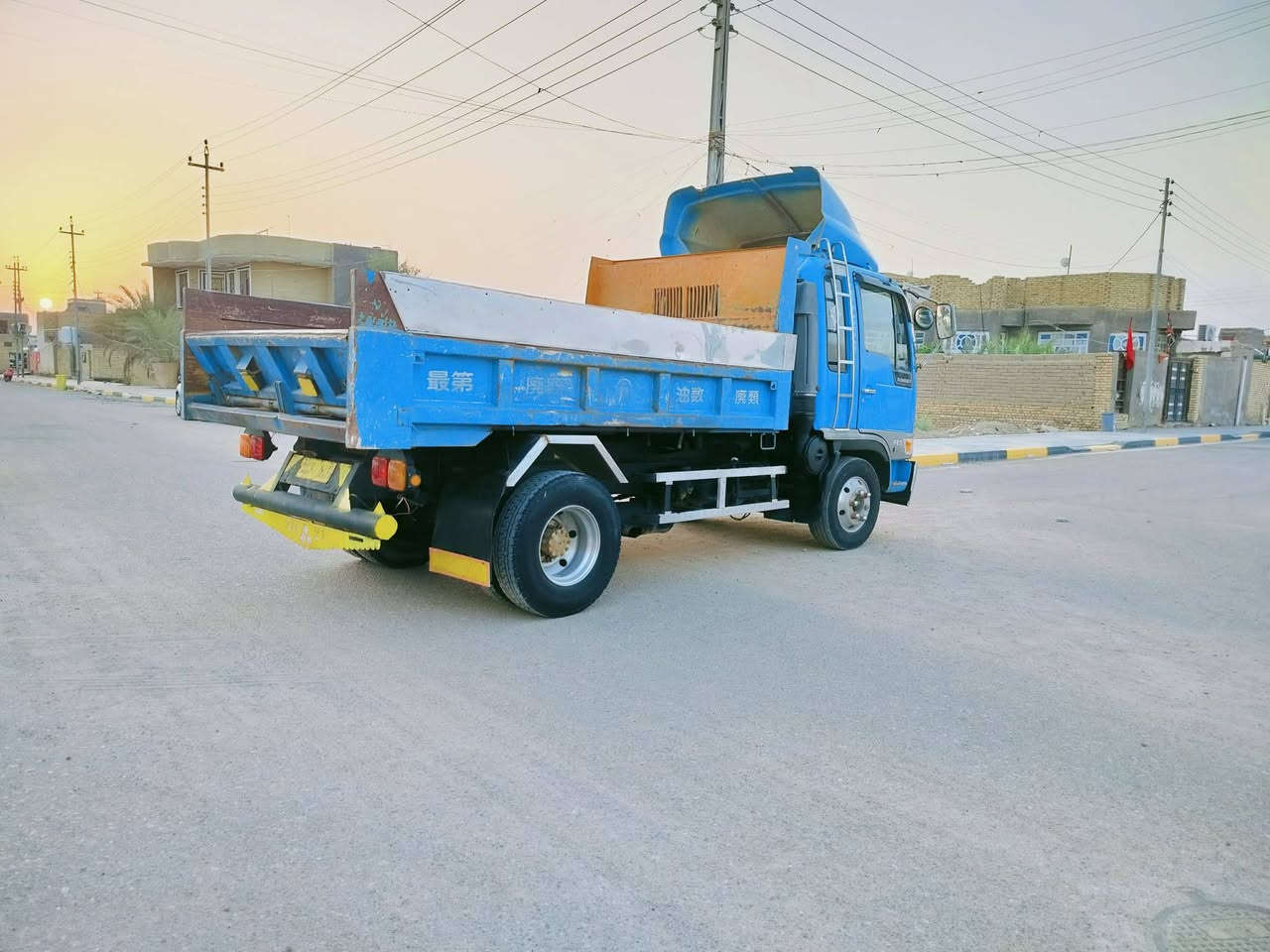 هينو انكر قلاب معلايه قرار 48 موديل 2013 محرك 80 محرك وكير مكفولات لا تبخير ولا تنقيص 7كير سياره جديده  مكفولة كفاله عامه رقم بغداد السياره حداديه كهربائيات كالهة  جاهزة  رقم الهاتف ***********
مكان ذي قار
