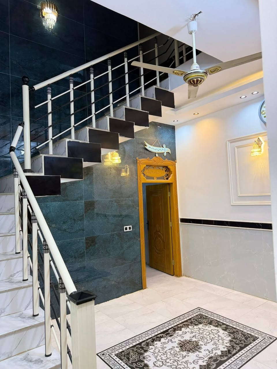 🏡 للبيع – دار سكني في النجف / حي النداء

منطقة 51 تجاري مباشر شارع 20

فرصة مميزة للسكن أو الاستثمار في موقع هادئ ومطلوب.
📍 الموقع: النجف الأشرف – حي النداء
🏠 الدار: طابقين
✨ تصميم حديث وتشطيب مرتب
🛏️ عدد الغرف: (3)
📐 المساحة: (100متر )
💰 السعر: (120) 

✔️ قريب من الخدمات والمدارس والأسواق
✔️ منطقة سكنية ممتازة
     
📞 للاستفسار والمعاينة:   ***********

