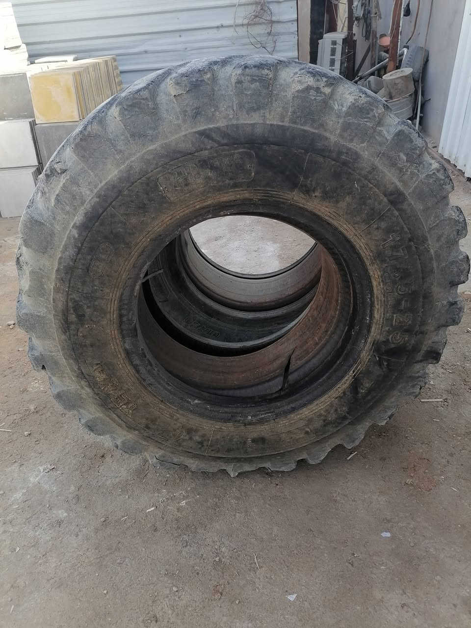 زوج تاير شفل ٧٠ شوفت عينك
السعر ٣٠٠ اثنينهن للاتصال ***********
