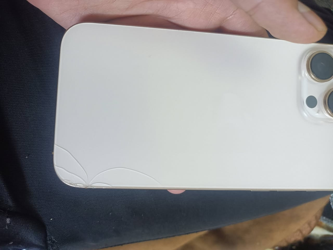 ايفون 16 برو ماكس بطارية 90. دبل سيمكرت za  بيه فطر بالضهر. وكم ملاحضة بالشاصي.  غراضو كاملة كيبل وكارتون وكڤر ولزكة.   سعر مليون و100 قفل.    بالبسطات انطوني مليون 50.


**إذا كنت صاحب هذا الإعلان وتريد حذفه لأي سبب، رجاءا أرسل رسالة إلى الدعم الفني**