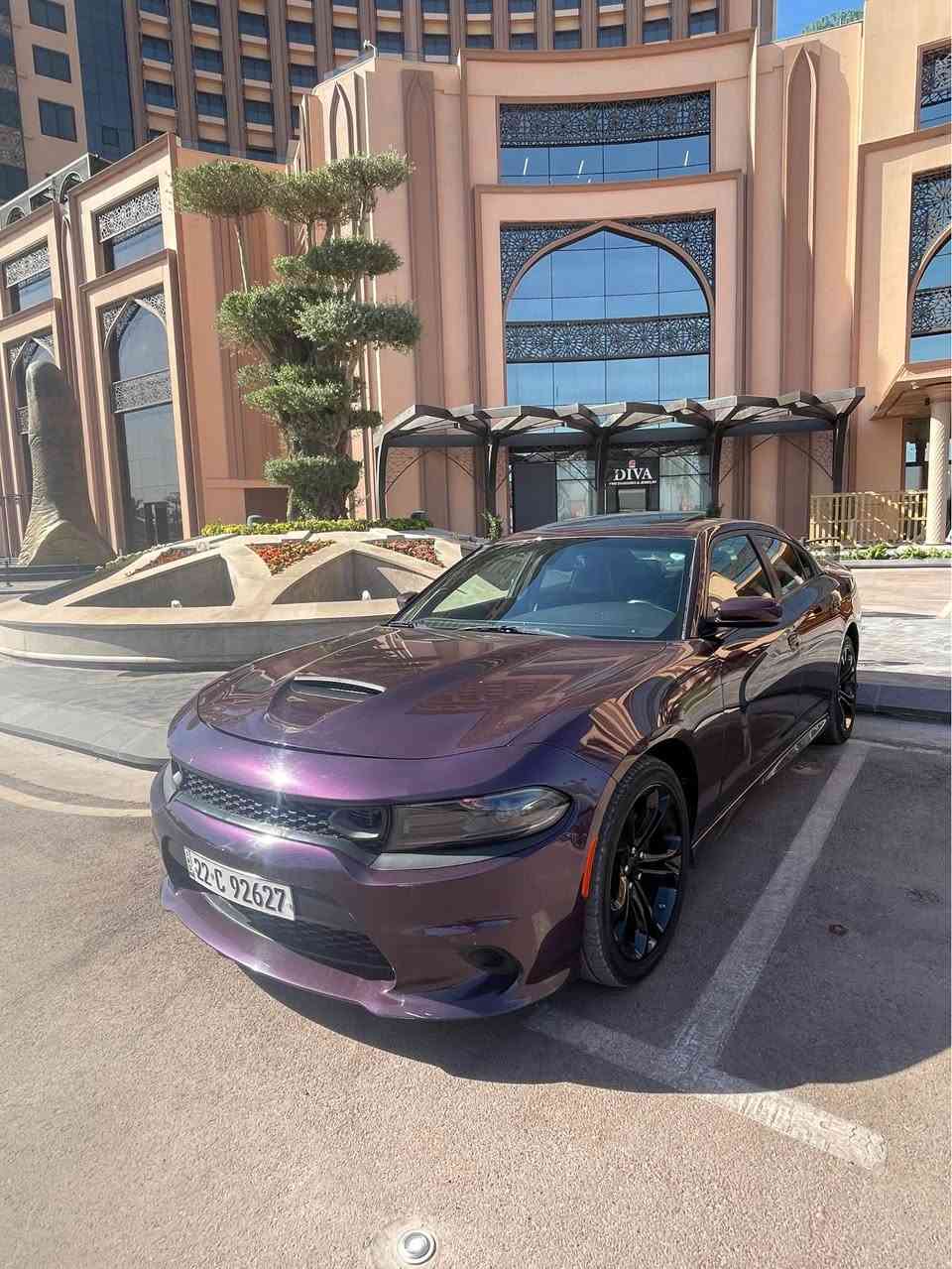 السلام عليكم 
✅للبيع فقط 
دوج جارجر موديل 22 جيتي بلاس 
لون بنفسجي 

☑️فول مواصفات  
✔️دمام خلفي 
سستم صوت الباين 
خرن ميموري 
كشنات كنتاره 
تدفئة تبريد كشنات امامي خلفي 
محرك 6 سلندر 

رقم اربيل بأسمي
✔️صور الحادث مرفقة 
تبديل وصبغ جاملغ امامي ايسر و دعامية 

عنوان السياره بغداد حي الخضراء 
*********** بغداد, العراق
