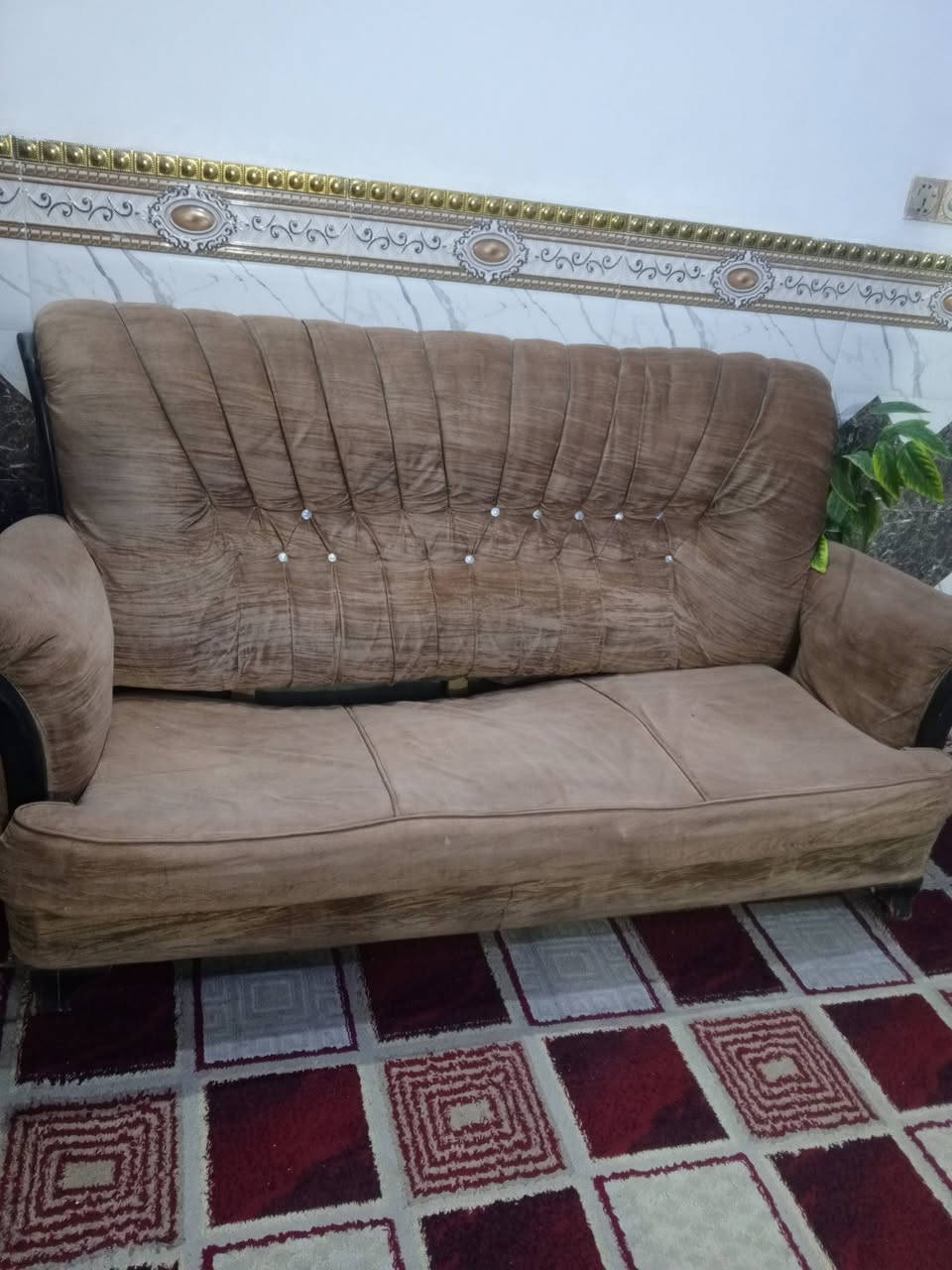 قنفات 7 نفرات 
نهايتهن بـ 75 الف
بشارع المطحنه مقابيل قريت الغدير
***********
