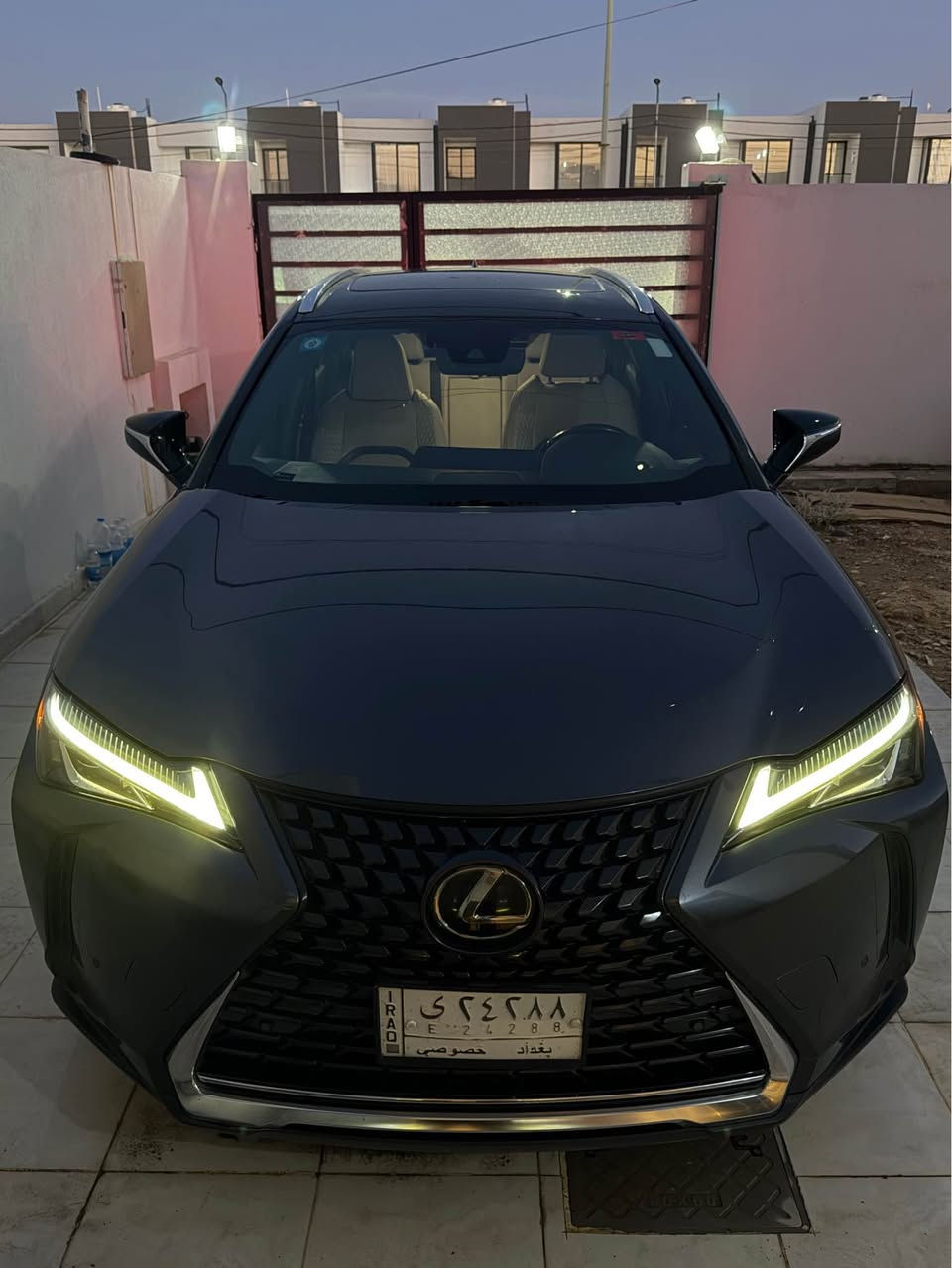 اسم السيارة: Lexus UX200
الموديل: 2022
المحرك: 2000cc تنفس طبيعي
القير: أوتوماتيك CVT
الممشى: 50 ألف كم

المواصفات:

•  فول مواصفات
•  شاشة معلومات وترفيه 
•  نظام ملاحة
•  كاميرا خلفية
•  حساسات أمامية وخلفية
•  فتحة سقف
•  تشغيل بصمة
•  دخول ذكي
•  مقاعد جلد كهربائية
•  تبريد وتسخين مقاعد
•  رادار ونظام المحافظة على المسار
•  مثبت سرعة ذكي
•  إضاءة LED
•  نظام صوت فاخر
•  جنوط رياضية
•  دفع أمامي
•  اقتصادية بالوقود وناعمة بالسواقة

حادثها كما موضح بالصور 
السعر 195 ورقة وبيها مجال للشراي
للاستفسار الاتصال على الرقم 
0788 290 7716 كربلاء, العراق
