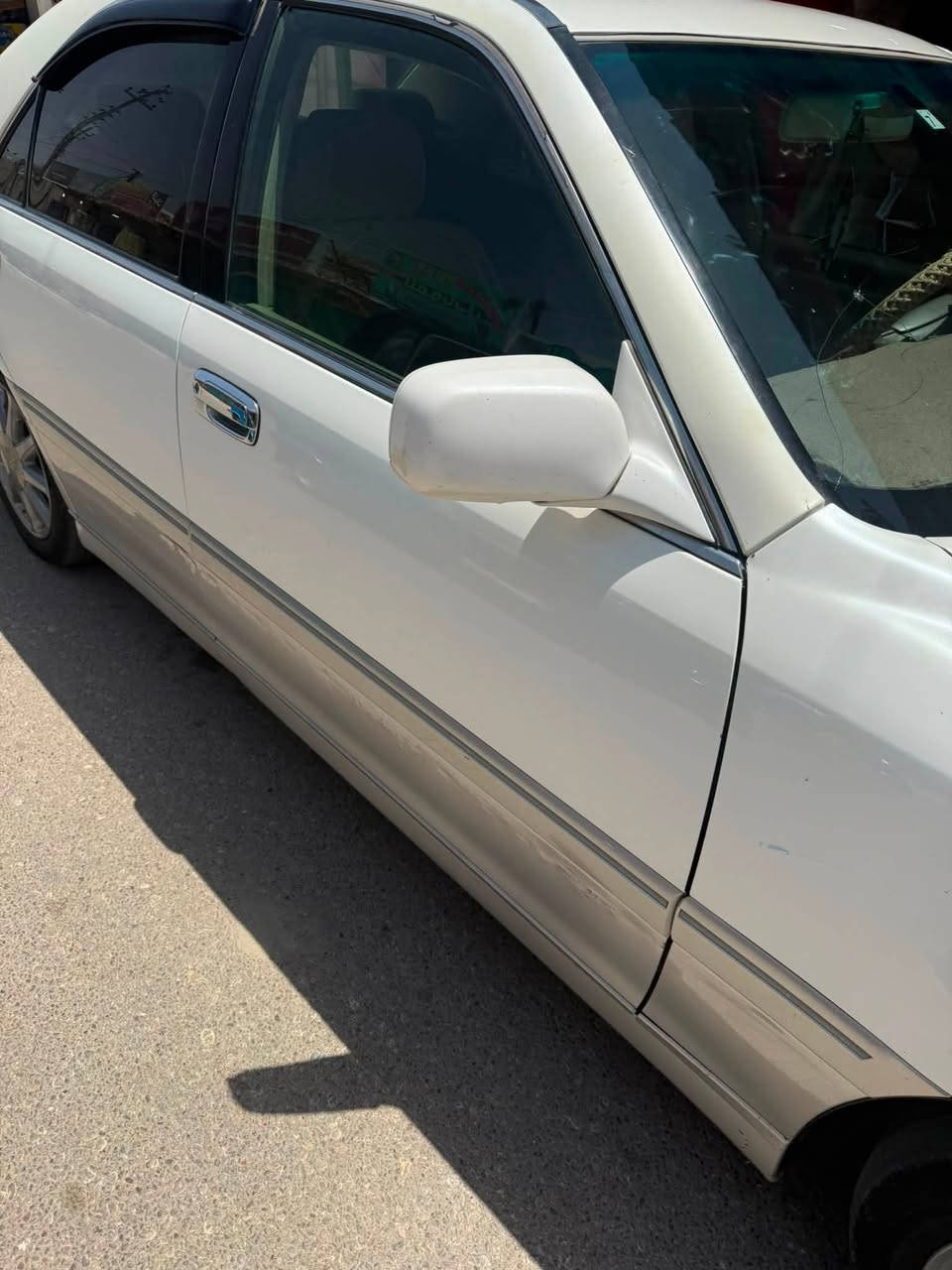 سلام عليكم 
ملكه كراون موديل 2000كرستال اصل ديفور جبير  دكمتين دبل شاشه ستيرن كهرباي سياره جديده مابيه نقص تبريد شغال سعر 40 لتواصل عل رقم
***********
