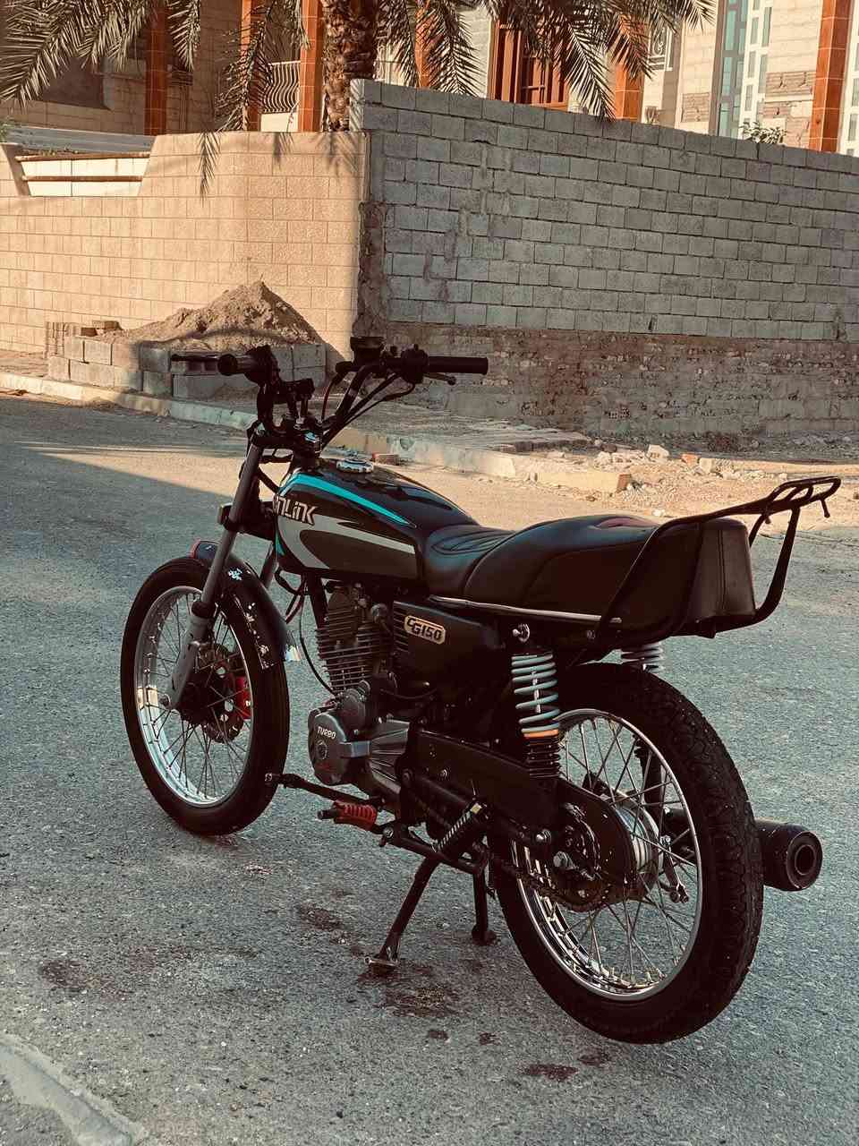 سلام عليكم دراجه للبيع أيراني محور مكينه crx300/2025الدراجه خير من الله كهربائيات كامله سلف وياله جديده  سعر خاص او يخابر الرقم ***********
