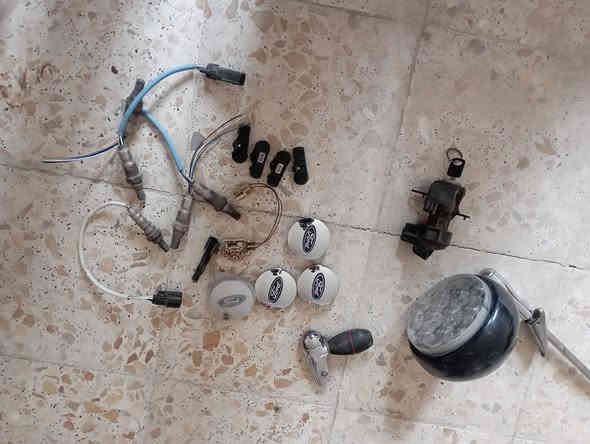 السلام عليكم ورحمة الله
من رخصة الادمن غراض فورد تورس ١٩ ويرهم اكسبلور
حساسات تأيرات تخم ١٥٠ الف مال موديل ١٩
حساسات صالصنة كلهن شغالات موديل ١٩ الحساس ٣٠ الف
كفر ويل ١٠ الف تخم
كشاف بوليسي ١٠٠ الف 
كيج طولفة بانزين ١٥ الف
حساس دبة بريك ١٠ الف
جوزة تشغيل بوليسي ٢٥ الف
الي يريدهن يتواصل على الرقم ***********
مكاني حلة
