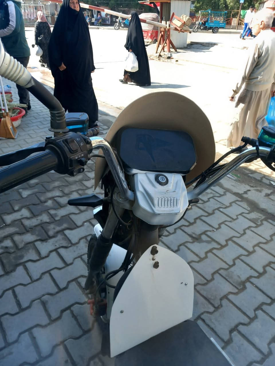 مستعجل عالبيع ب ٦٠٠ الف عالفحص تأخذها مكان بالمحمودية حي العسكري قرب جامع الأمين..معلومة مصبوغه لو ابيض حراري مع اضافة بعض الاشياء للجمالية فقط ..أي استفسار وشراي عالخاص مو شراي لاتعلق رجاءا


**إذا كنت صاحب هذا الإعلان وتريد حذفه لأي سبب، رجاءا أرسل رسالة إلى الدعم الفني**