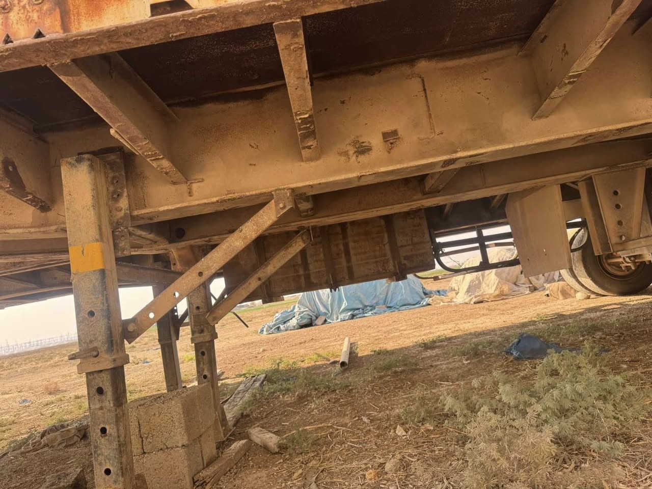 ئەم ٢ عارەبانەیەبۆوڤڕۆشتن

هاتان العربتان معروضتان للبيع
***********
