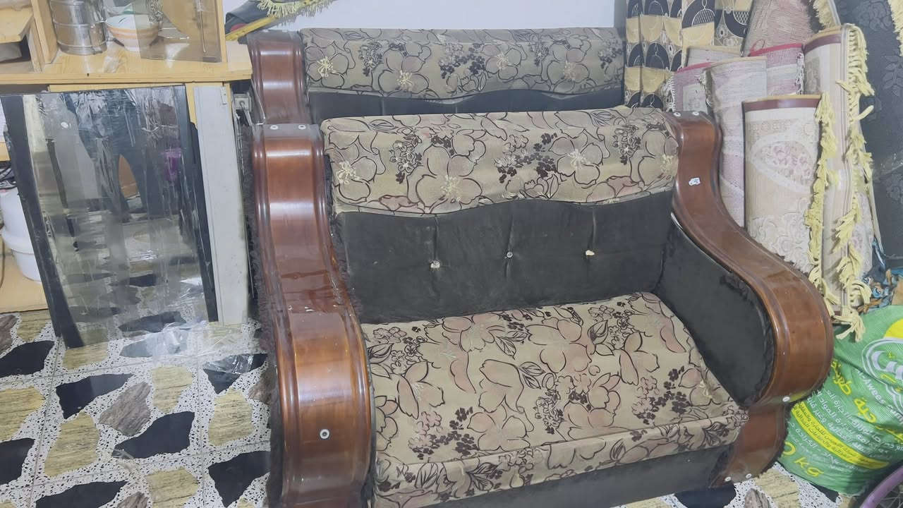 السلام عليكم تخم مستعمل 
ابو النفر عدد 2 
ابو النفرين عدد 1
ابو اربع نفرات عدد 2
يرادله تصليح مكان الديوانيه


**إذا كنت صاحب هذا الإعلان وتريد حذفه لأي سبب، رجاءا أرسل رسالة إلى الدعم الفني**