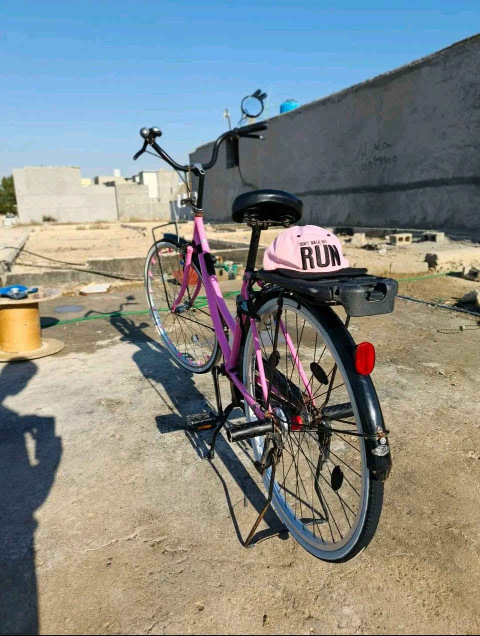 سلام عليكم بايسكل للبيع نضيف بعدة جديد حاوية موديل2021 
حجم 26 السعر 120 وذا بدون غراض ب100 قفلة 
التواصل وياي علة هاذة الرقم ***********
العنوان بغداد الدورة
