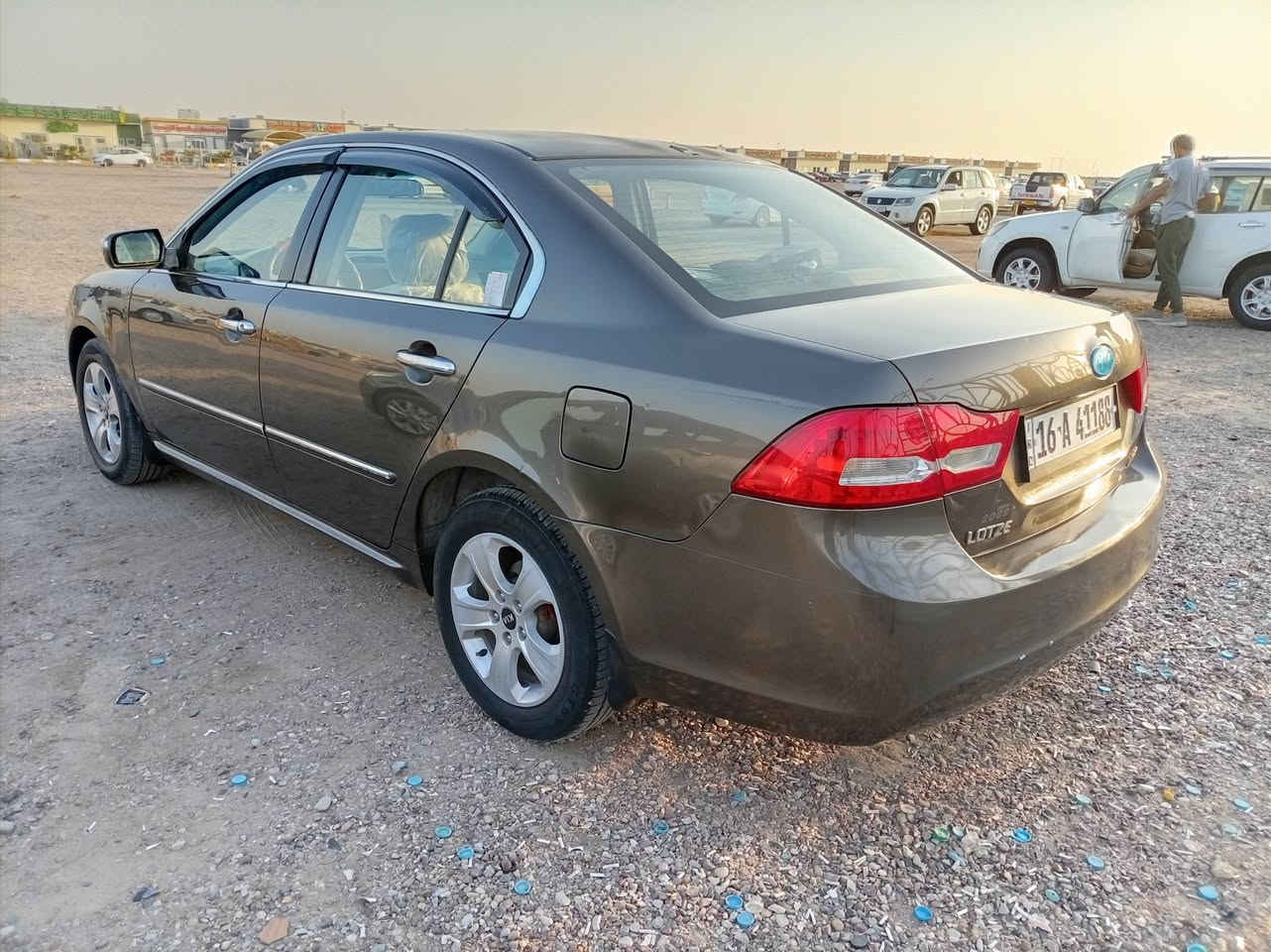 سلام عليكم سياره كيه اوبتيما لوتز2009 رقم قاسيه انكليزي بسمي سياره كفاله من ضربه وصبغ بيه جراد بلقماره ولبنيد مكينه 2000 دوش عنوان سياره بصره رقم الهاتف *********** السعر 98بيه مجال قليل
