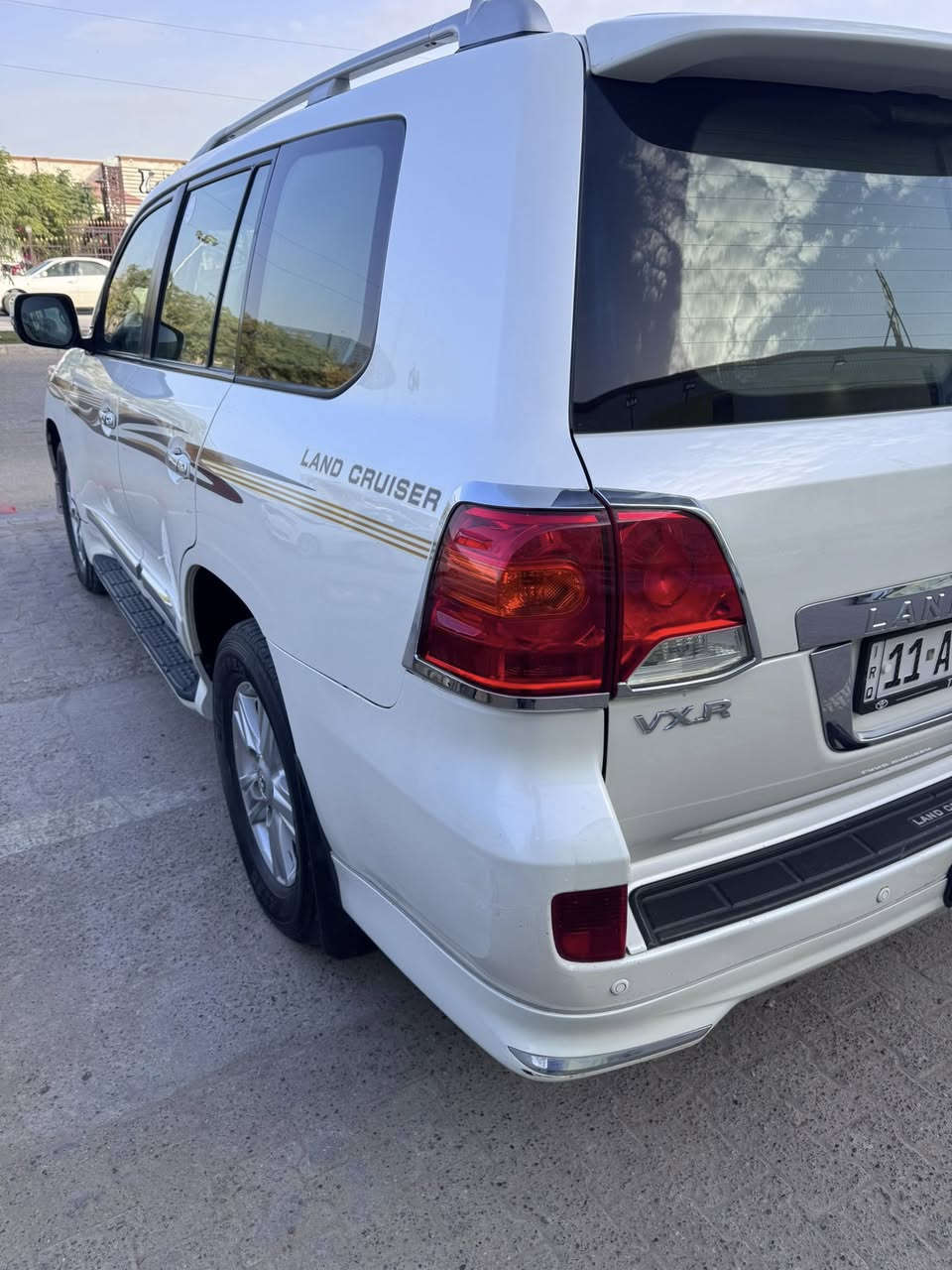 لسلام عليكم لاندكروز موديل ٢٠١٣ 8سلندر سياره جديده وحلوه بيها تبديل جاملغ وباب اثر شخط وبدون دواخل سياره بدون صبغ ماشيه ١٧٥رقم بغداد دولي باسمي 
السعر ٣٤٥ وبيها مجال بسيط 
مكاني النجف الأشرف 
للاستفسار ***********
