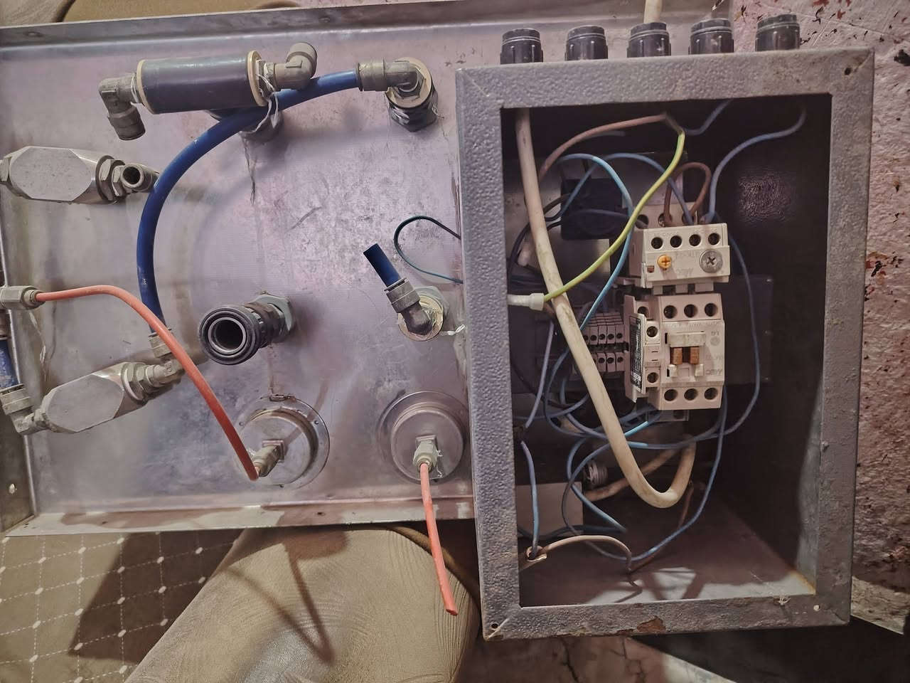 جهاز الأيزون أمريكي الصنع لتعقيم المياه وشغال ممتاز وملحقاته للبيع


**إذا كنت صاحب هذا الإعلان وتريد حذفه لأي سبب، رجاءا أرسل رسالة إلى الدعم الفني**