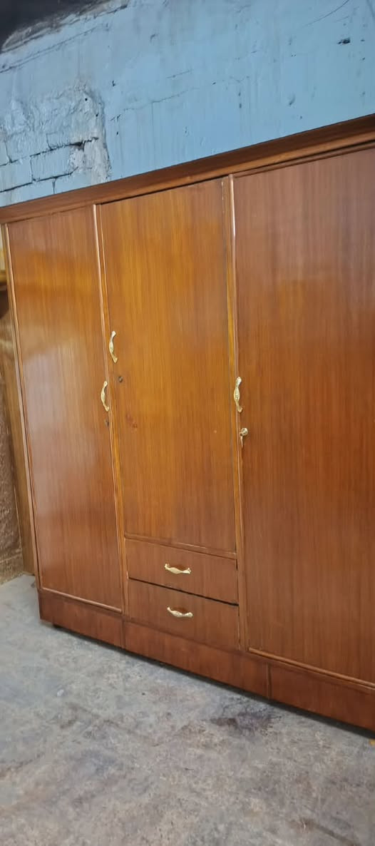 قنصور 3ابواب ضهر جمبر السعر 150 تواصل خاص ***********
