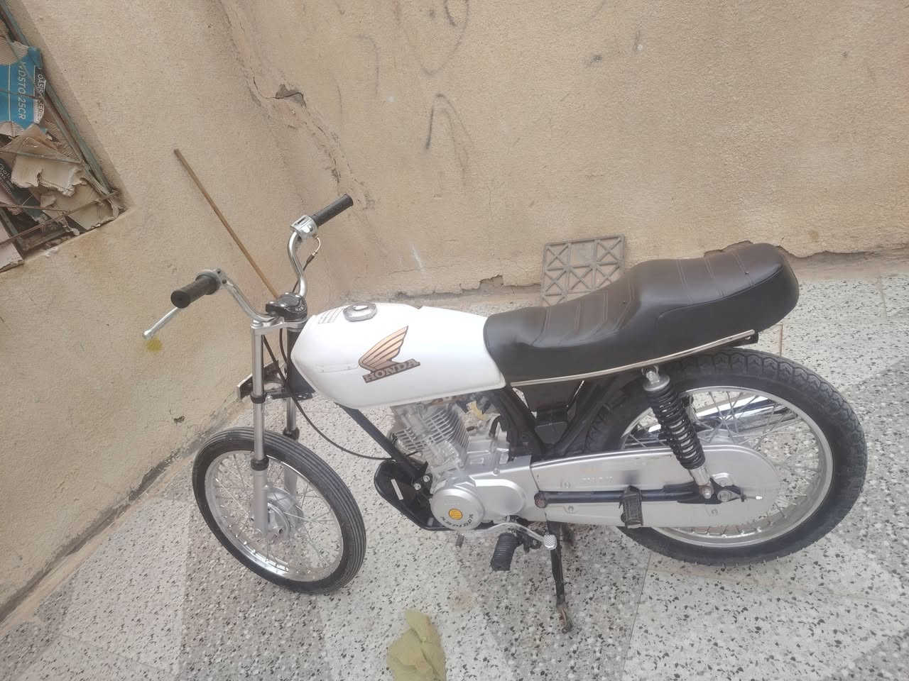 للبيع ب 700 وبيها مجال مستعجل علي بيعتها


**إذا كنت صاحب هذا الإعلان وتريد حذفه لأي سبب، رجاءا أرسل رسالة إلى الدعم الفني**