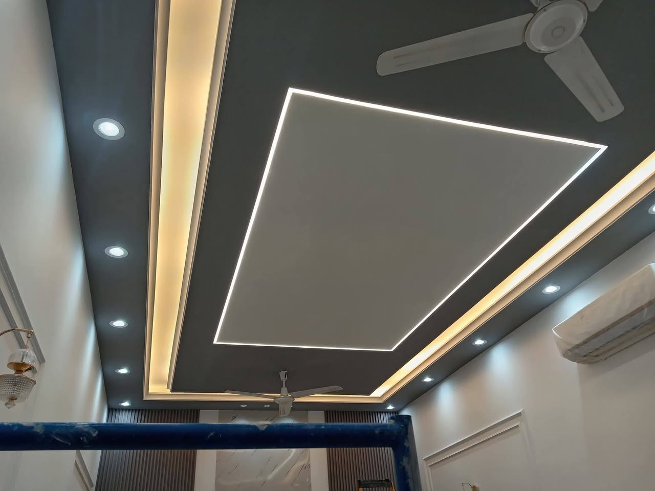 ديكورات جبس بورد – البصرة
تنفيذ جميع أعمال
▪️ سقوف ثانوية حديثة
▪️ تغليف جدران
▪️ بانوهات جدارية
▪️ تشطيبات داخلية بدقة عالية
عمل متقن • تصاميم عصرية • أسعار مناسبة
📞 ***********
📍 البصرة
اسعار المتر تبدأ من 25 للمتر الواحد لمساحة 100 متر شامل المواد والعمل والاصباغ
