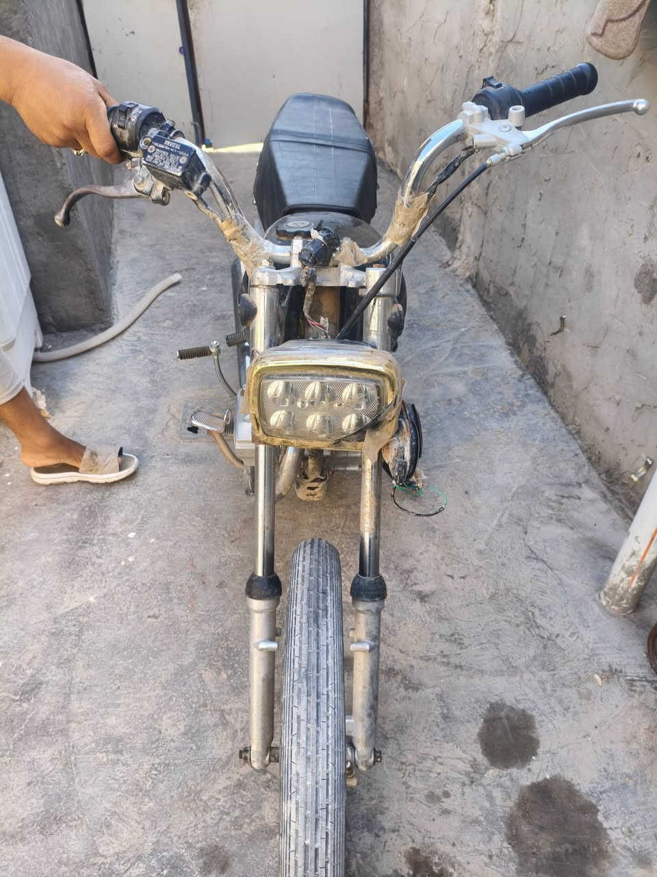 للبيع دراجه 5گير محرك ما مفتوح بيه خيط بخار كلك السعر 200للاستفسار الرقم***********
