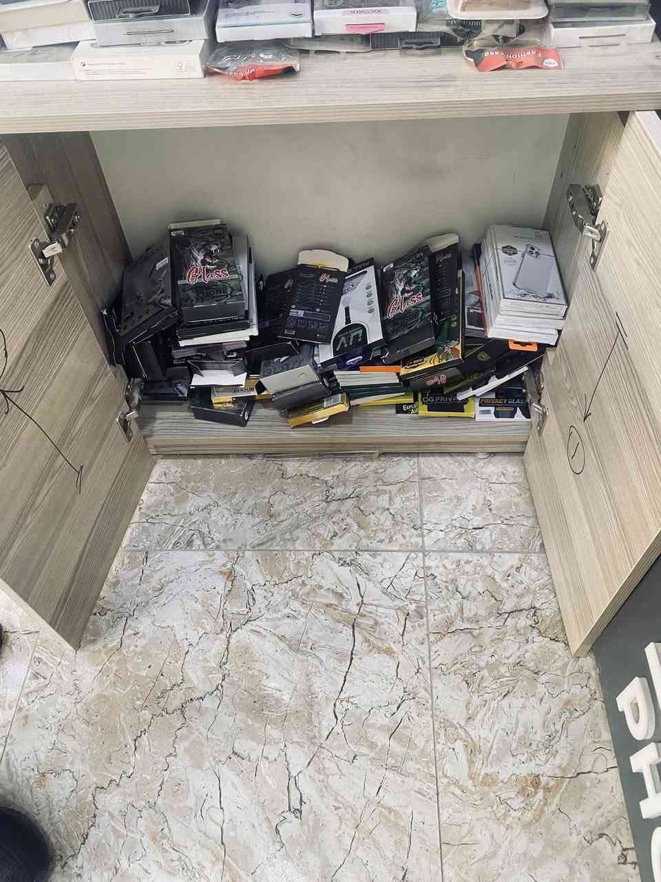 سلام عليكم محل البيع هوه او غراضه  الموقع كوريش حي سلام ***********
