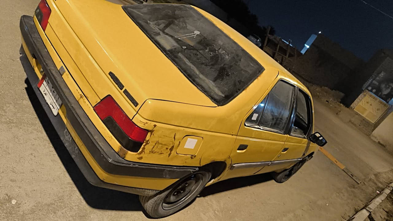 سلام عليكم
سياره بيجو 405 للبيع 
موديل 2012
نضيفه وحلو مرتبه صنويه نافذه بنهايه 19
 كير ومكينه خير من الله طك سويج وطلع لكربله 
رقمه ميسان  ظوشمه خلوه فرو دواخل نضيفه كلش 
العنوان ميسان دبيسات قرب الجسر الجديد 
الشراي يتصل على الرقم ***********
ملاحضه : السياره بيه ضربه بسيطه كد شبر بالجاملغ الخلفي  ومثل مموضح بالصوره
