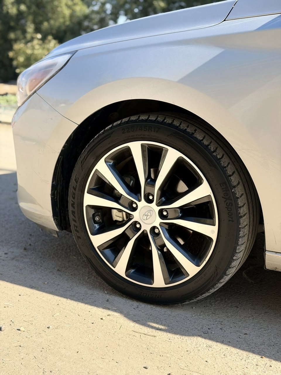 سلام عليكم 
النترا ٢٠١٨. GT
ورادّ امريكي 
حادث موضح بالسوناربابتين والجاملغ الخلفي
ماشيه٨٠ الف مايل
سنويه جديده وهزه جديده
ورقم جديد
باسمي
لد امامي
ويل كب ١٧
كامرا شاشه اصيله ابل كار بلي
فول تحكم ستيرن
جاهزه من كل شي
للبيع فقط
مكان سياره الغزاليه
السعر ١٠٠ ورقه بيه مجال جدا بسيط
*********** 
وصور السونار مرفقه
