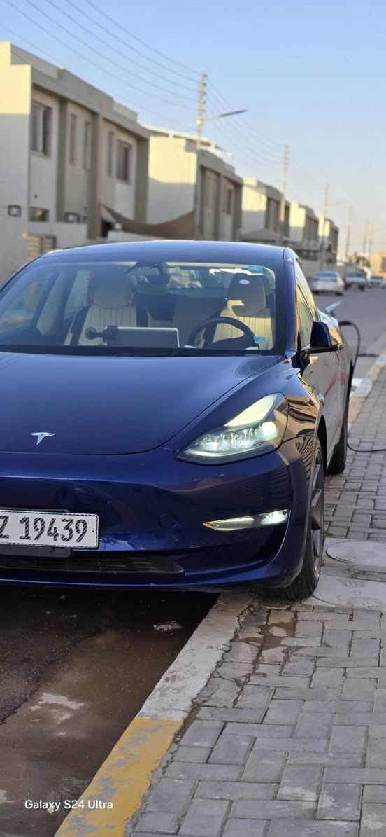 تسلا مودل 3 موديل 2023 لونج رينج
دبل ماطور

الموقع: بغداد _ العامرية

الممشى: 33ألف ميل

السيارة جديدة شتريتها من المستورد

💎 ســعــر ✅ ::  168$
المواصفات:
رقم بغداد 
سنوية جديدة ومدفوعة ضريبة وكمرك
كاملة من كل النواقص
دبل موتور
فئة Long Range أعلى فئة
تسارع 0-100 خلال 3 ثواني

الحالة:
جاملغ خلفي صبغ فقط

وبيها بارد اربع اصابع

الأيرباك سليم 100%

البطارية: بحالة الوكالة

البطارية والانفيرتر 100%

السيارة أونلاين مع آخر تحديث ولغة عربية

سقف بانوراما زجاج كامل

شاشة 15 إنچ

8 كاميرات تغطي السيارة بالكامل

حساسات ورادارات 360

حساسات جانبية

Auto Pilot و Full Self Driving

نظام منع الاصطدام

نظام الحفاظ على المسار وقراءة السرعة

المميزات:

مقاعد جلد 

تحكم كهربائي كامل

تدفئة وتبريد للمقاعد

باب جنطة كهربائي

مرايا كهربائية

دخول ذكي وتشغيل عن بعد

الترفيه والاتصال:

وشغالة ع تطبيق تسلا الأحمر 

YouTube

Netflix

TikTok

WhatsApp

WiFi

GPS

Bluetooth

USB

AUX

رقم التواصل :-:-:

***********
