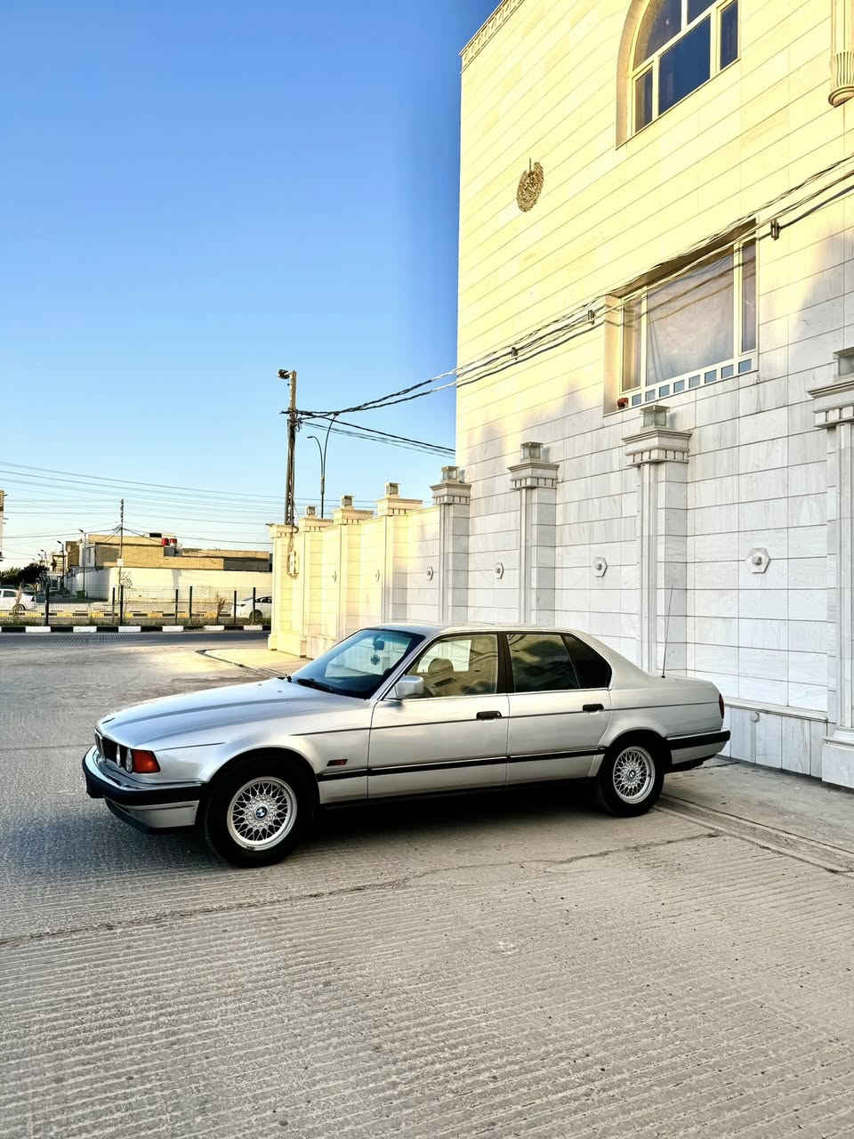 مساكم الله بالخير
للبيع bmw 735i موديل 1992 

فول مواصفات

السياره جاهزه من كلشي  

السياره رقم بغداد لون سلفري

مكينه كير كفاله  حداديه جديده تبريد ثلج كلش بارد جديد و جاهز و شغال

تخم تاير جديد 

⚙️⚔️المواصفات:؛

🧨فتحه سقف

🧨كشنات جلد كارتيره

🧨مكينه 3500مفتوح

🧨تخم ويل خليه حجم ١٥ مع تخم تاير جديد

مكان السياره النجف الاشرف

السعر( 65 )و بي مجال بسيط للشراي

مكان السياره النجف ***********
