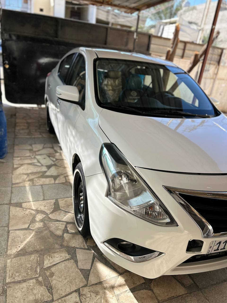 السلام عليكم للبيع نيسان سني مصري 2023
رقم بغداد تحويل ثاني يوم 
المواصفات 
شاشه +كامره 
تبريد قطعتين 
يدات نيكل
ماشيه 64ميل 
تخم تاير خط ابيض جديد 
السعر 110 وبيها مجال بسيط
الاستفسار ***********
العنوان بغداد الزعفرانيه
