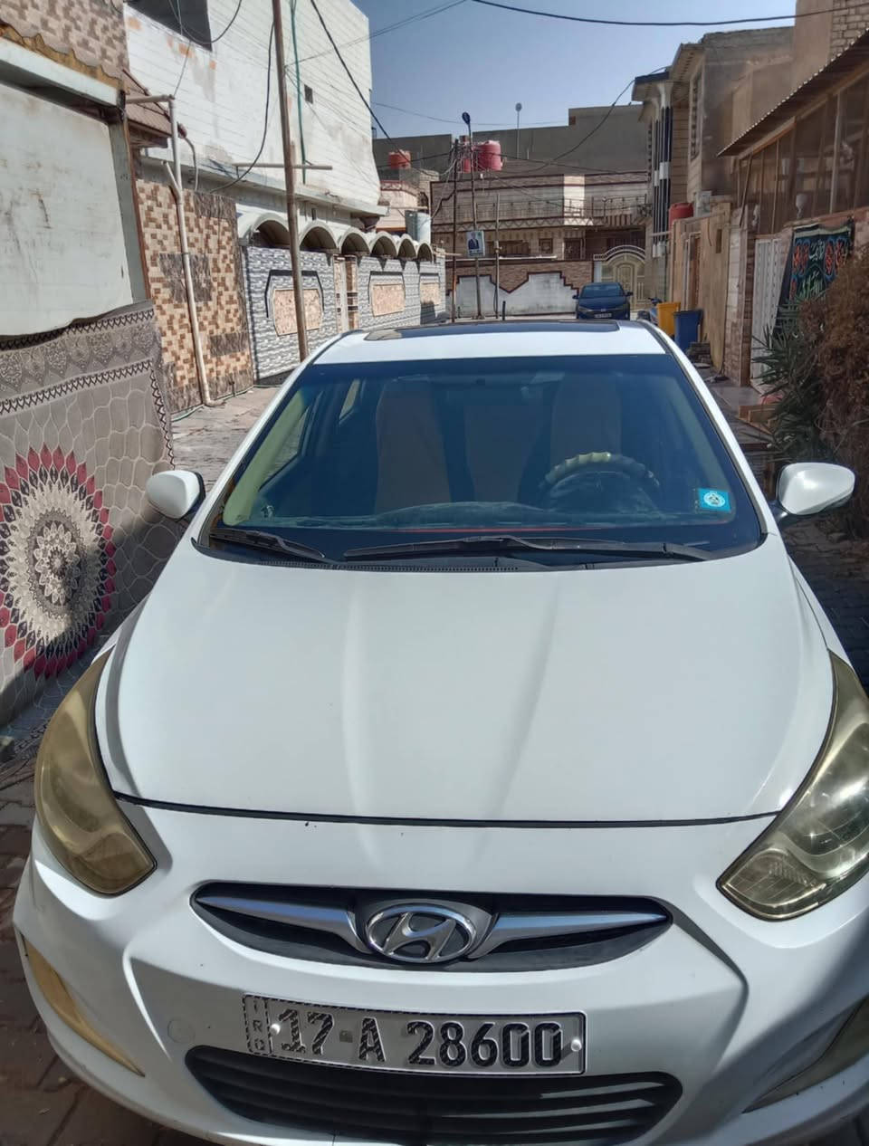 السلام عليكم
للبيع اكسنت 2015 فول موصفات
محرك 1400 خليجي 
بدون ضربه صبغ جاملغ اثر شخط
فول السيارة وجاهزة للاخير 
شاشه وكامرا 
اشاير بالمري وفتحه
تحكمات استيرن 
السعر 89 ومجال بسيط 
المكان السماوة 
رقم الهاتف : ***********
