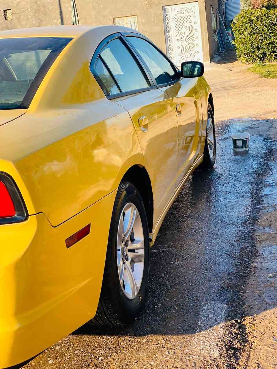 السلام عليكم 
#السعر145 وبيها مجال للشراي
جارجر موديل 2011 وارد كندي مكفوله  من الحادث بيها فتح براغي جاملغ وباب جهة السايق فقط
حداديه تبريد  تدفئه تخم تاير غرفه جديده   سياره جاهزه  رقم بغداد  مشروع وطني بأسمي 
للاستفسار الاتصال  على الرقم (***********)
