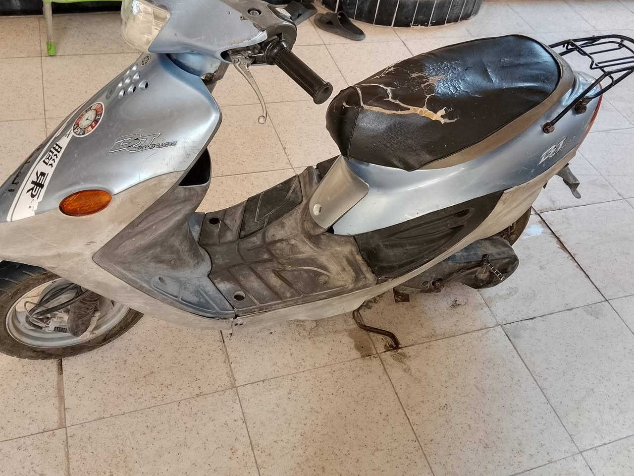 السلام عليكم
دراجه بيجي للبيع مفتوحه مجفته مره وحده كلشي جديد بيهه كابريتر جديد فيت بم جديد دبلات ما صارلي هواي من شادهن رايدهه ب300


**إذا كنت صاحب هذا الإعلان وتريد حذفه لأي سبب، رجاءا أرسل رسالة إلى الدعم الفني**