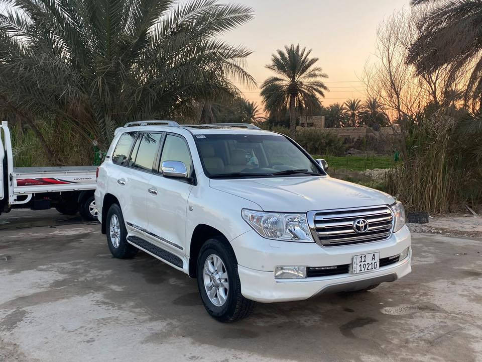 يالله 
السلام عليكم لاندكروز 2011 ستينيه اصل V6  كشنات بقلاوه رقم بغداد الجديد هزه وفحص وسنويه كله جديد مكينه وكير وحداديه كله مكفول مامفتوحات بشرط الفحص تخم تاير جديد السياره مكفوله كفاله عامه ماشية ١١٥  
الموصفات
كشنات بقلاوه جلد +ثلاث حركات 
شاشه 
كامره 
فتحه سقف 
بصمه +بصمه ابواب 
يدات نيكل 
مري كهرباء +اشاير بل مري 
حساسات امامي خلفي 
تحكمات ستيرن جهتين 
بعد بيه هواي موصفات معروفه مواصفات الستينيه فول
السعر  ٣١٢ وبيها مجال
***********
